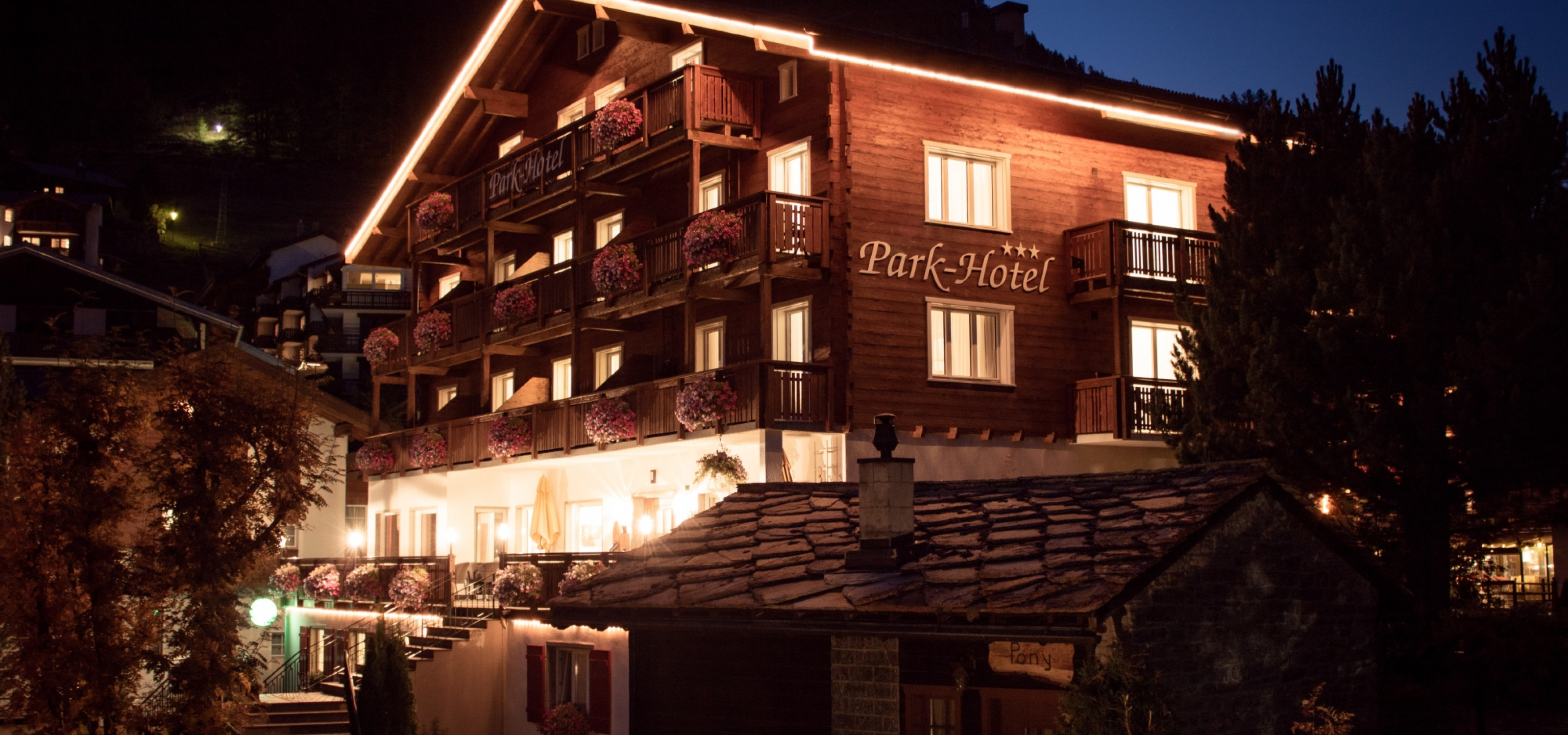 Saison und Öffnungszeiten ParkHotel SaasFee